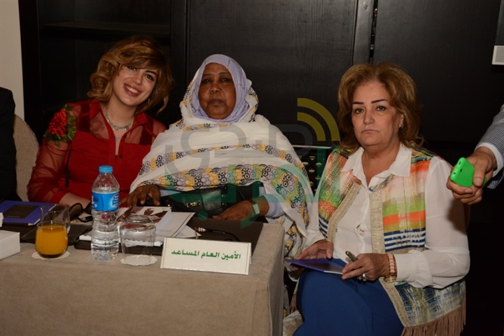 بالصور.. مصر تتسلم قيادة الوحدة الاقتصادية العربية الـ 104 بالصور.. مصر تتسلم قيادة الوحدة الاقتصادية العربية الـ 104