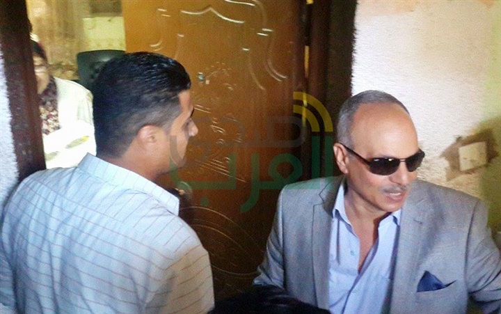 بالصور.. مدير أمن بور سعيد يوزع كراتين رمضان على الأهالى بالمنازل