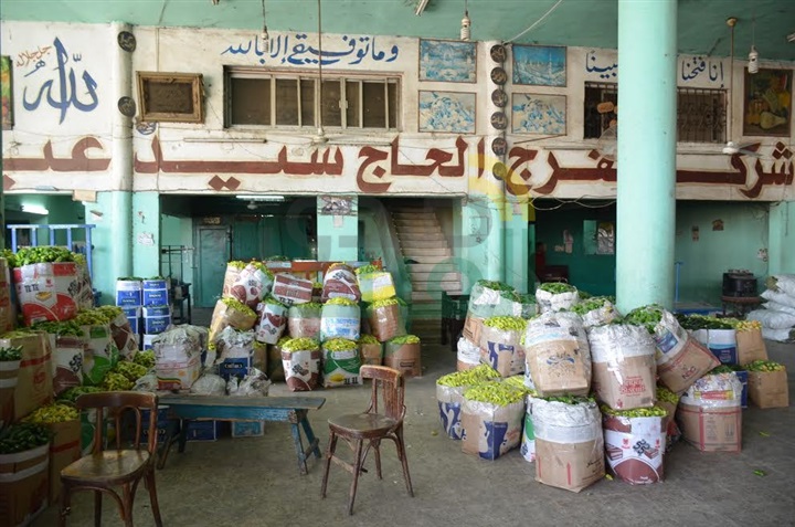 بالصور.. جولة محافظ الإسماعيلية فى أولى أيام شهر رمضان بسوق الجملة بمدينة المستقبل