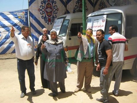 بالصور.. محافظ كفر الشيخ يتابع القوافل الطبية بالقرى لمكافحة فيروس "سى"