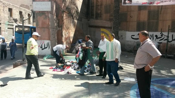 حملات متفرقة لإزالة الإشغالات بكرموز ومينا البصل بحي غرب الإسكندرية