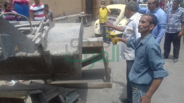 حملات متفرقة لإزالة الإشغالات بكرموز ومينا البصل بحي غرب الإسكندرية