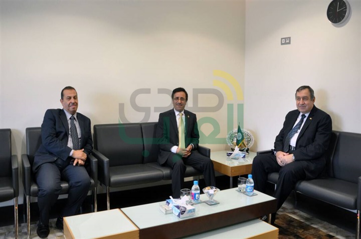 مدير عام "العربية للتنمية الإدارية" يستقبل الدكتور عصام شرف