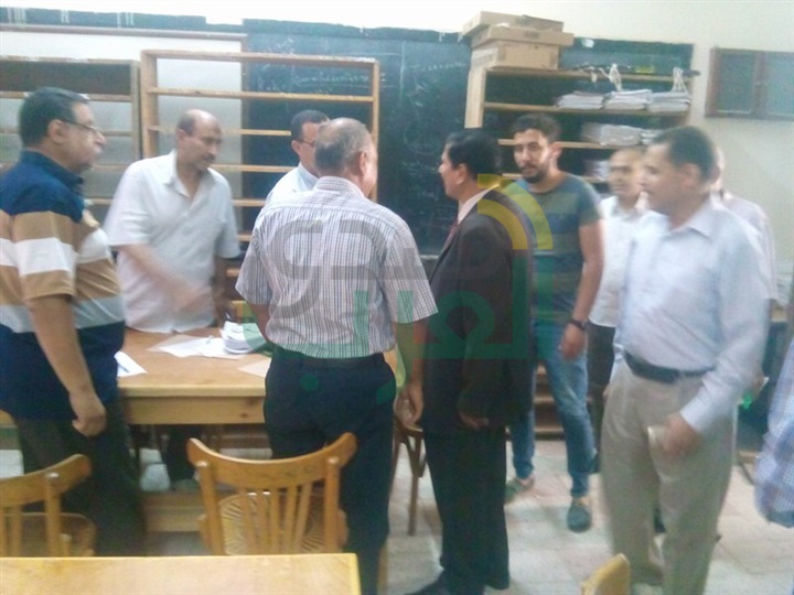 بالصور.. وكيل تعليم كفر الشيخ يتفقد أعمال تقدير درجات الشهادة الإعدادية