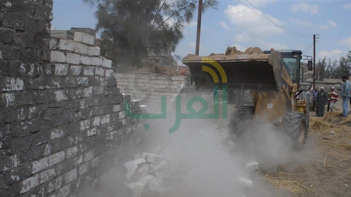 بالصور.. قبل 48 ساعة من مهلة توجيهات السيسي... كفر الشيخ تسابق الزمن لإستعادة أرض الشعب