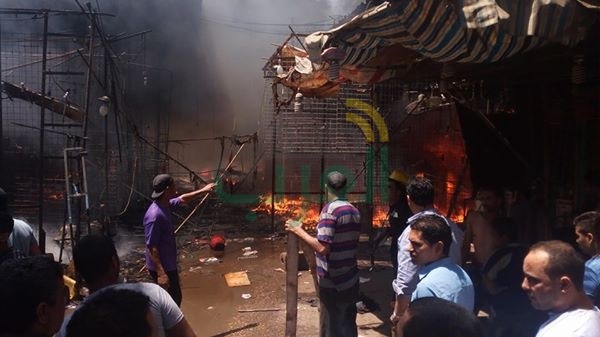 حريق هائل يلتهم 26 كشك ومحل ونقطة شرطة بإميابة 