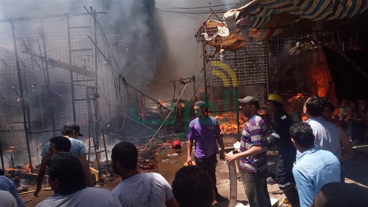 حريق هائل يلتهم 26 كشك ومحل ونقطة شرطة بإميابة 