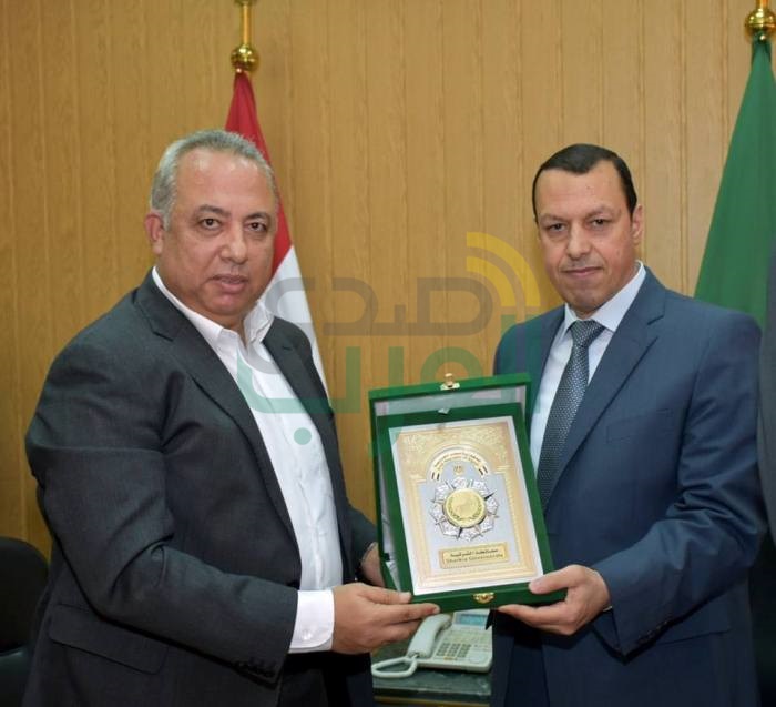 محافظ الشرقية يكرم القيادات الأمنية والرقابية والتنفيذية المشاركة في إزالة التعديات على أراضي أملاك الدولة