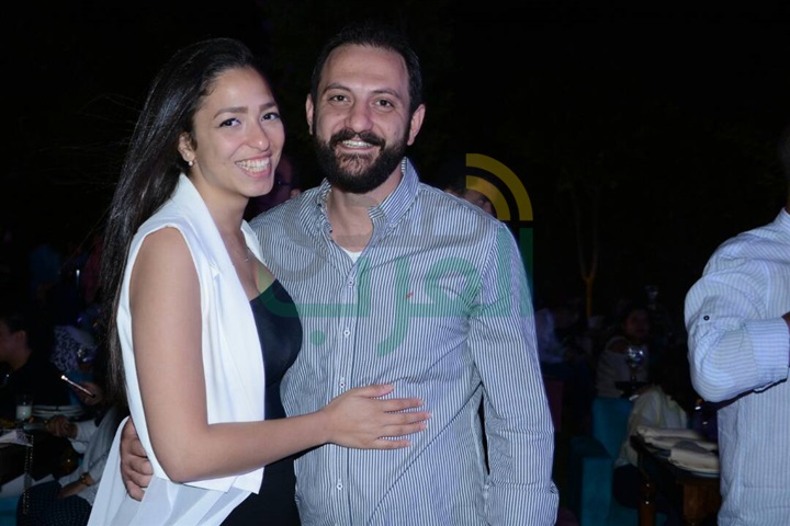 بالصور.. شذى تتألق بعباءة رمضانية في خيمة "سهراية" بفندق دوسيت بالصور.. شذى تتألق بعباءة رمضانية في خيمة "سهراية" بفندق دوسيت