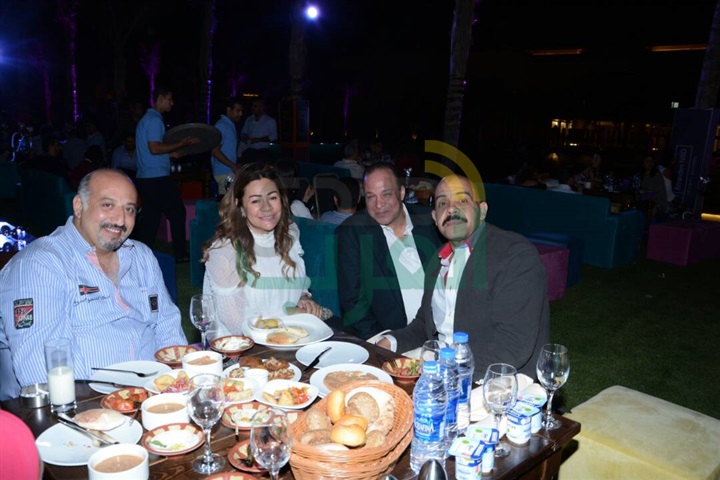 بالصور.. شذى تتألق بعباءة رمضانية في خيمة "سهراية" بفندق دوسيت بالصور.. شذى تتألق بعباءة رمضانية في خيمة "سهراية" بفندق دوسيت