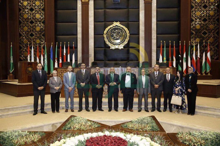 مؤسس كلية البحرين الجامعية يزور "العربية للعلوم ‏والنقل البحري"