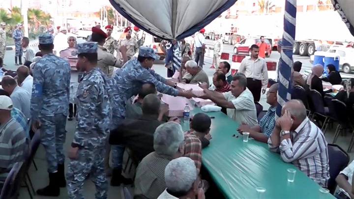 القوات المسلحة تقيم 133 مائدة رمضانية لإفطار الصائمين بالمحافظات