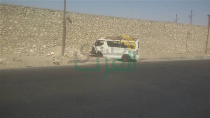 بالصور.. إصابة 5 أشخاص في تصادم ميكروباص بنقل بالأوتوستراد