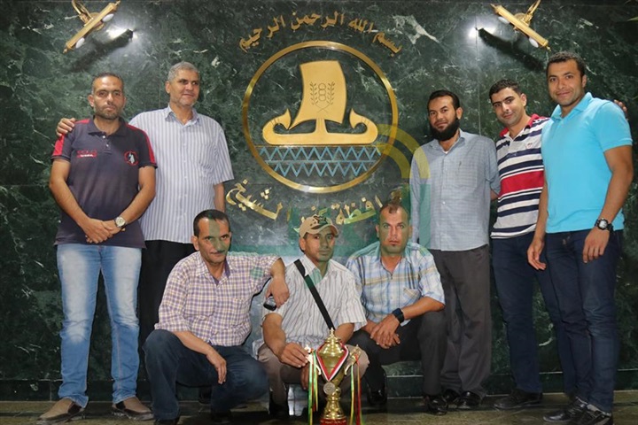 بالصور.. محافظ كفر الشيخ يُكرم الفائز بالمركز الثالث بدوري المصالح الحكومية
