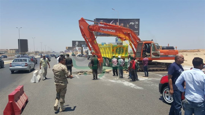 مرور القاهرة تشرف على أعمال إصلاح "هبوط أرضي" بكوبري التسعين