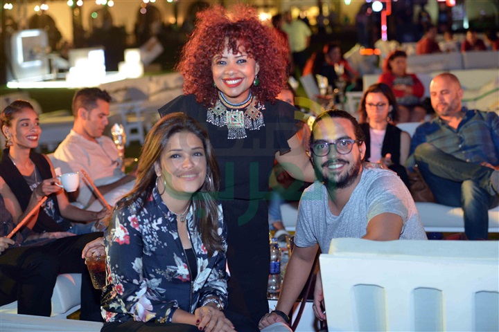 بالصور.. مسار إجباري يتألق في خيمة "LANTERNS" وسط حضور شبابي بالصور.. مسار إجباري يتألق في خيمة "LANTERNS" وسط حضور شبابي