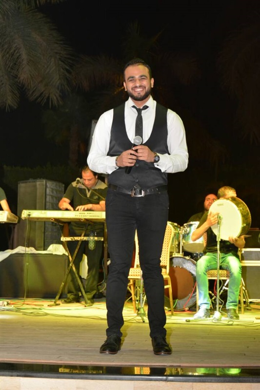 حسام حسنى يفتتح خيمة فندق السلام حسام حسنى يفتتح خيمة فندق السلام