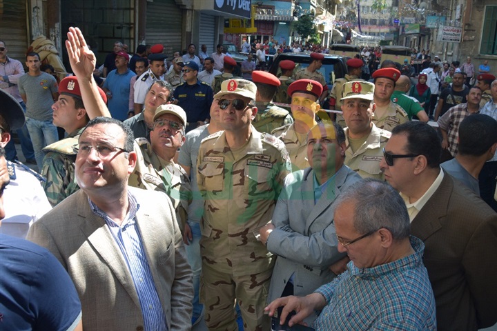 بالصور و الفيديو.. محافظ الإسكندرية يتابع أعمال هدم عقار الأزاريطة 