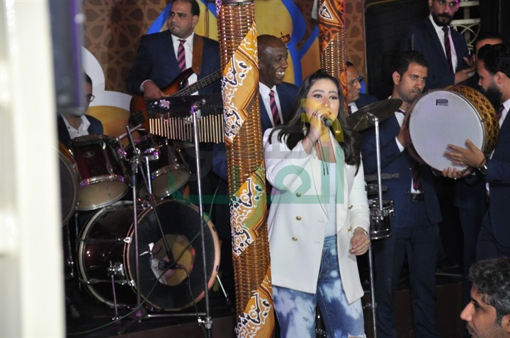بالصور.. بوسى نجمه خيمه الخديوى فى سابع أيام السهرات الرمضانيه بالصور.. بوسى نجمه خيمه الخديوى فى سابع أيام السهرات الرمضانيه