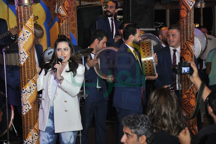 بالصور.. بوسى نجمه خيمه الخديوى فى سابع أيام السهرات الرمضانيه بالصور.. بوسى نجمه خيمه الخديوى فى سابع أيام السهرات الرمضانيه
