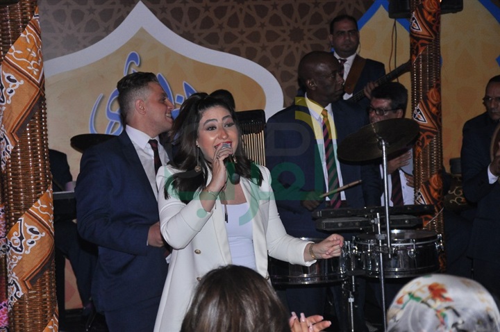 بالصور.. بوسى نجمه خيمه الخديوى فى سابع أيام السهرات الرمضانيه بالصور.. بوسى نجمه خيمه الخديوى فى سابع أيام السهرات الرمضانيه