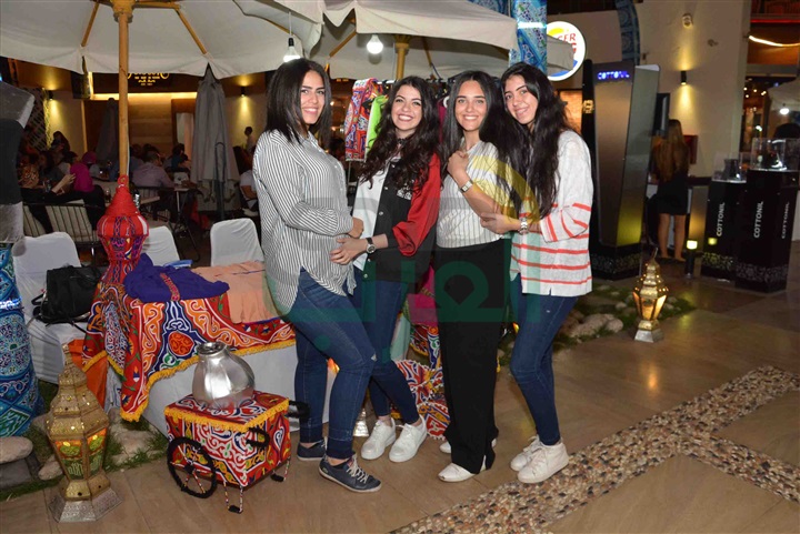 بازار "رمضانك معانا إحنا أحلى" بحضور سيدات المجتمع بازار "رمضانك معانا إحنا أحلى" بحضور سيدات المجتمع