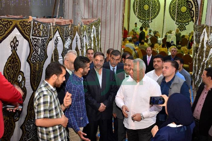 محافظ الشرقية يقيم حفل إفطار جماعي للمشردين بمقر جمعية بسمة للإ يواء بمدينة الزقازيق