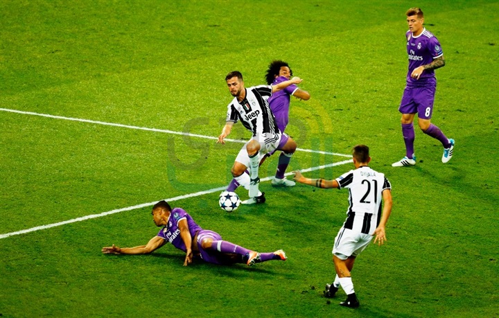 ريال مدريد يسحق اليوفى ويتوج باللقب الأوروبى الـ 12 في تاريخه ريال مدريد يسحق اليوفى ويتوج باللقب الأوروبى الـ 12 في تاريخه