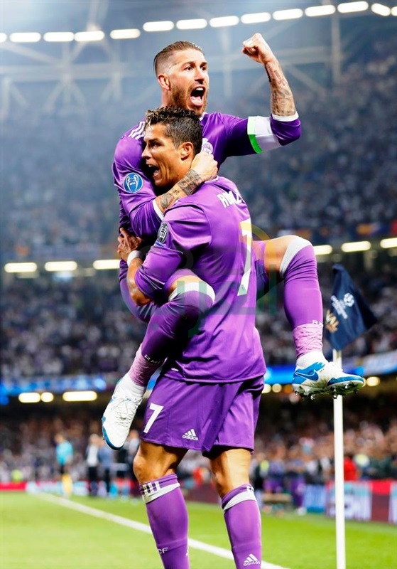 ريال مدريد يسحق اليوفى ويتوج باللقب الأوروبى الـ 12 في تاريخه ريال مدريد يسحق اليوفى ويتوج باللقب الأوروبى الـ 12 في تاريخه