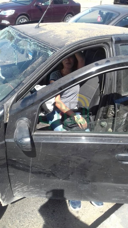 بالصور.. إصابة شخصين في تصادم 3 سيارات أعلى محور المشير