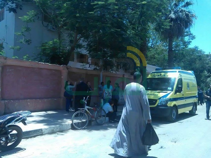 بالصور.. القلق يسيطر على أولياء أمور طلاب الثانوية العامة بالأقصر