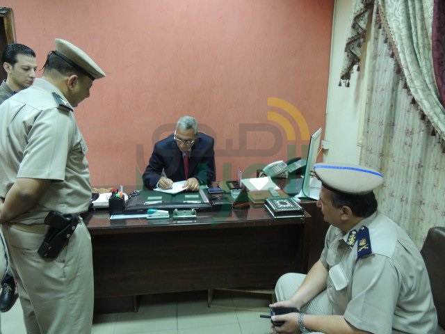 بالصور.. جولة تفقدية لمدير أمن المنيا على الكنائس وأقسام الشرطة