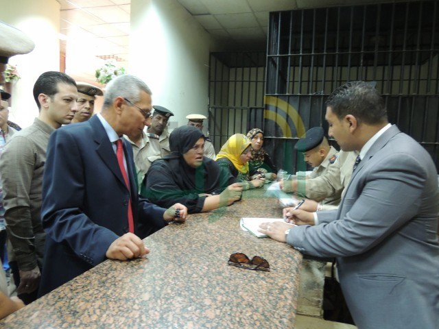 بالصور.. جولة تفقدية لمدير أمن المنيا على الكنائس وأقسام الشرطة