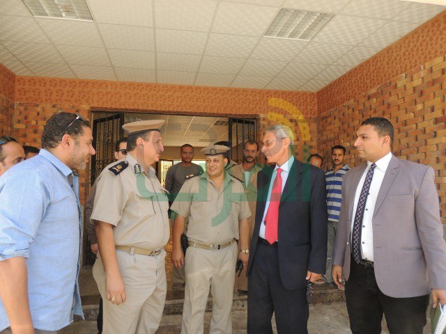 بالصور.. جولة تفقدية لمدير أمن المنيا على الكنائس وأقسام الشرطة