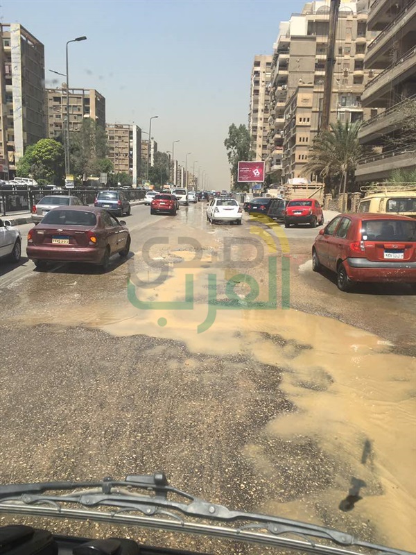 كسر ماسورة مياه يتسبب في كثافات مرورية بمدينة نصر