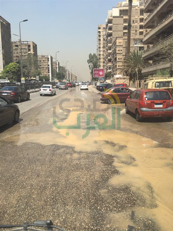 كسر ماسورة مياه يتسبب في كثافات مرورية بمدينة نصر