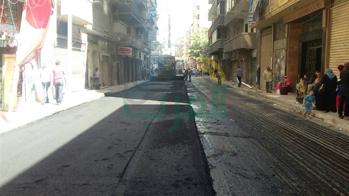 بالصور.. رفع كفاءة الطرق بشوارع الإسكندرية