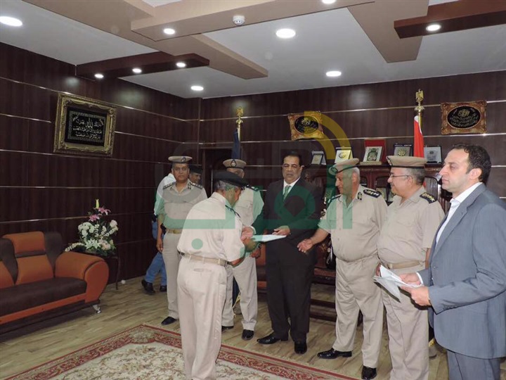 بالصور.. مدير أمن كفر الشيخ يكرِّم عددًا من رجال الشرطة المتميزين