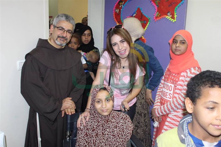 بالصور.. زيارة ميرنا وليد للمعهد القومي للأورام بالصور.. زيارة ميرنا وليد للمعهد القومي للأورام