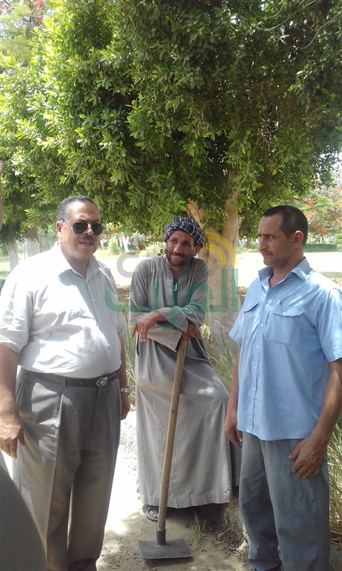 وكيل وزارة التنمية المحلية بأسيوط يتابع أعمال التجديد بالحديقة الدولية بالمحافظة