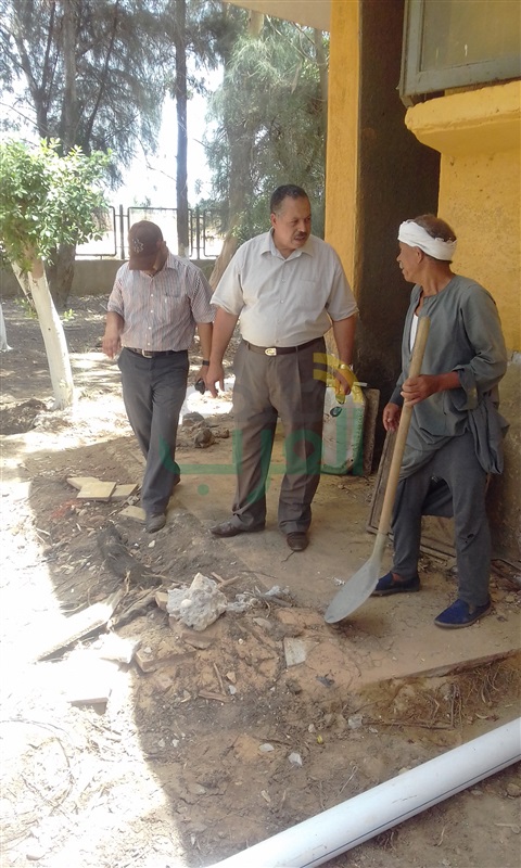 وكيل وزارة التنمية المحلية بأسيوط يتابع أعمال التجديد بالحديقة الدولية بالمحافظة