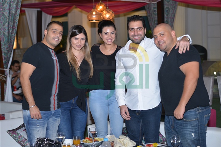 بالصور .. محمود العسيلى يشعل خيمة "باب القصر"