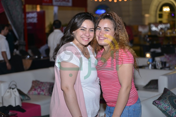 بالصور .. محمود العسيلى يشعل خيمة "باب القصر"