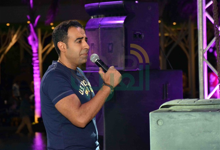 بالصور.. محمد عدوية يشعل خيمة "سهراية" بحضور شبابي بالصور.. محمد عدوية يشعل خيمة "سهراية" بحضور شبابي
