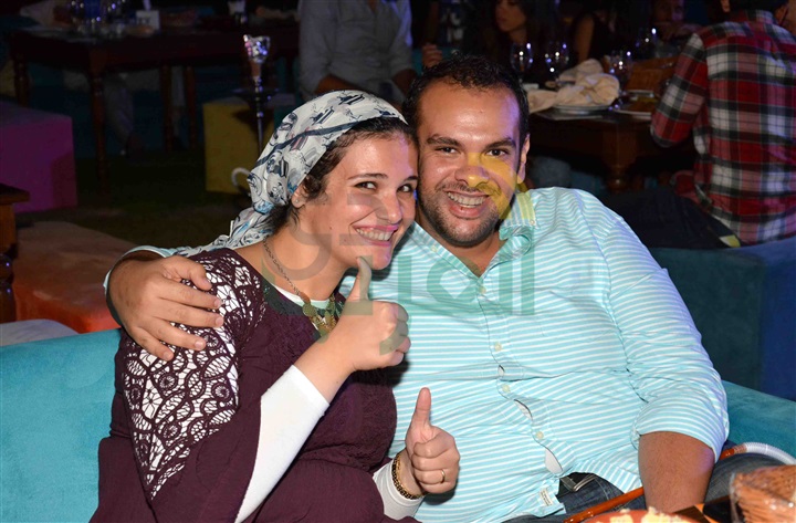 بالصور.. محمد عدوية يشعل خيمة "سهراية" بحضور شبابي بالصور.. محمد عدوية يشعل خيمة "سهراية" بحضور شبابي