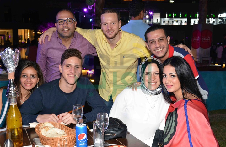 بالصور.. محمد عدوية يشعل خيمة "سهراية" بحضور شبابي بالصور.. محمد عدوية يشعل خيمة "سهراية" بحضور شبابي