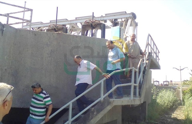 بالصور.. رئيس مدينة المحلة بالغربية يتفقد مشروعات الصرف الصحي  