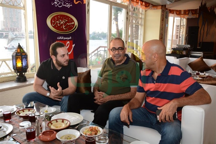 بالصور.. أشرف عبدالباقي يقيم حفل إفطار لمسرح مصر استعدادا للموسم الجديد بالصور.. أشرف عبدالباقي يقيم حفل إفطار لمسرح مصر استعدادا للموسم الجديد