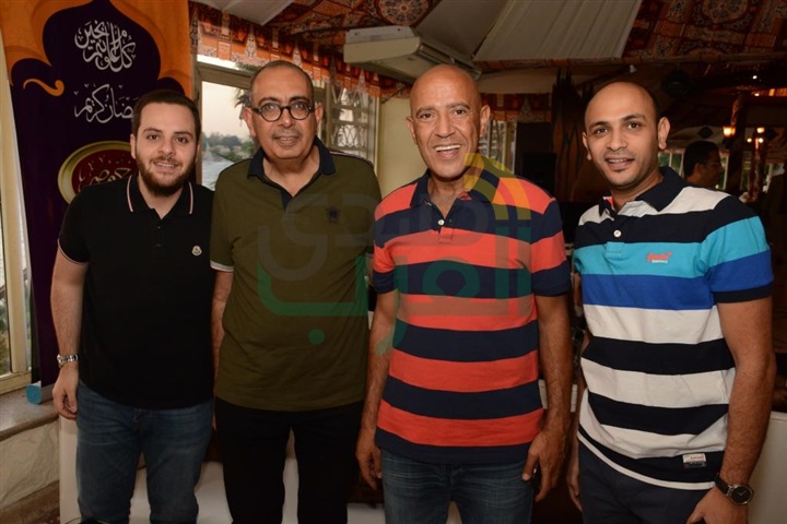 بالصور.. أشرف عبدالباقي يقيم حفل إفطار لمسرح مصر استعدادا للموسم الجديد بالصور.. أشرف عبدالباقي يقيم حفل إفطار لمسرح مصر استعدادا للموسم الجديد