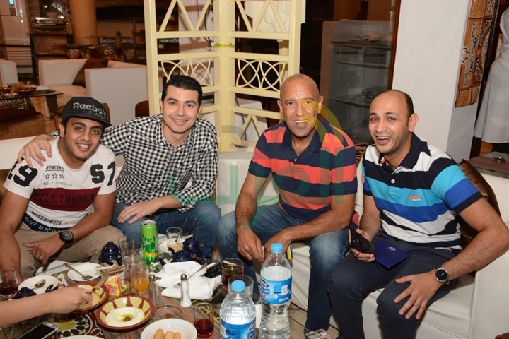 بالصور.. أشرف عبدالباقي يقيم حفل إفطار لمسرح مصر استعدادا للموسم الجديد بالصور.. أشرف عبدالباقي يقيم حفل إفطار لمسرح مصر استعدادا للموسم الجديد